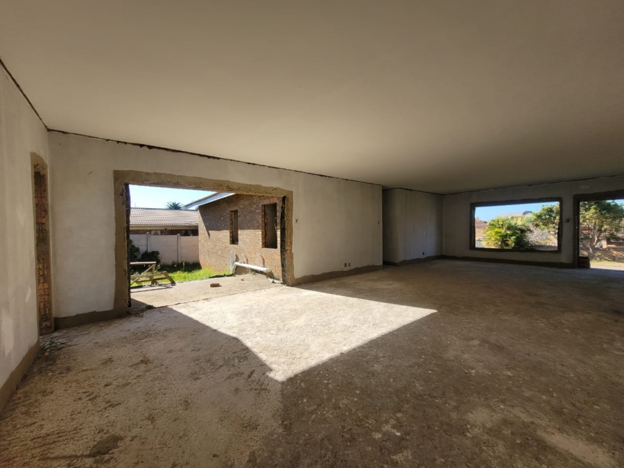 3 Bedroom Property for Sale in Wavecrest Eastern Cape